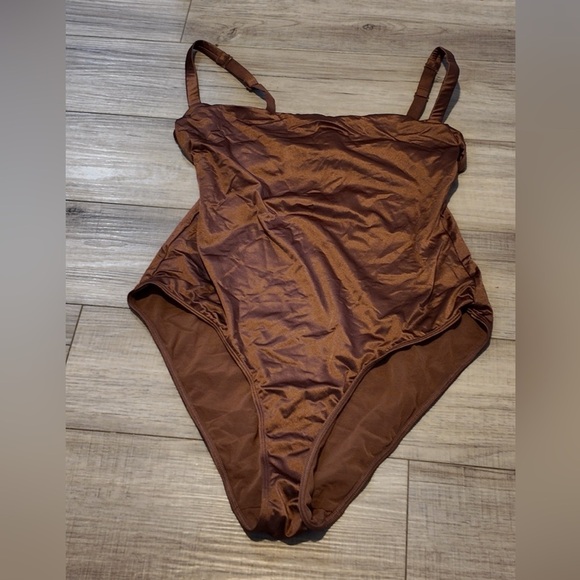 SKIMS Satin Collection Rare Bodysuit,Smoothing Stretch Chic Lagonlook Brown Soft - Picture 8 of 10